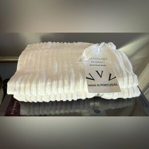 White Hand Towels - Set of 2